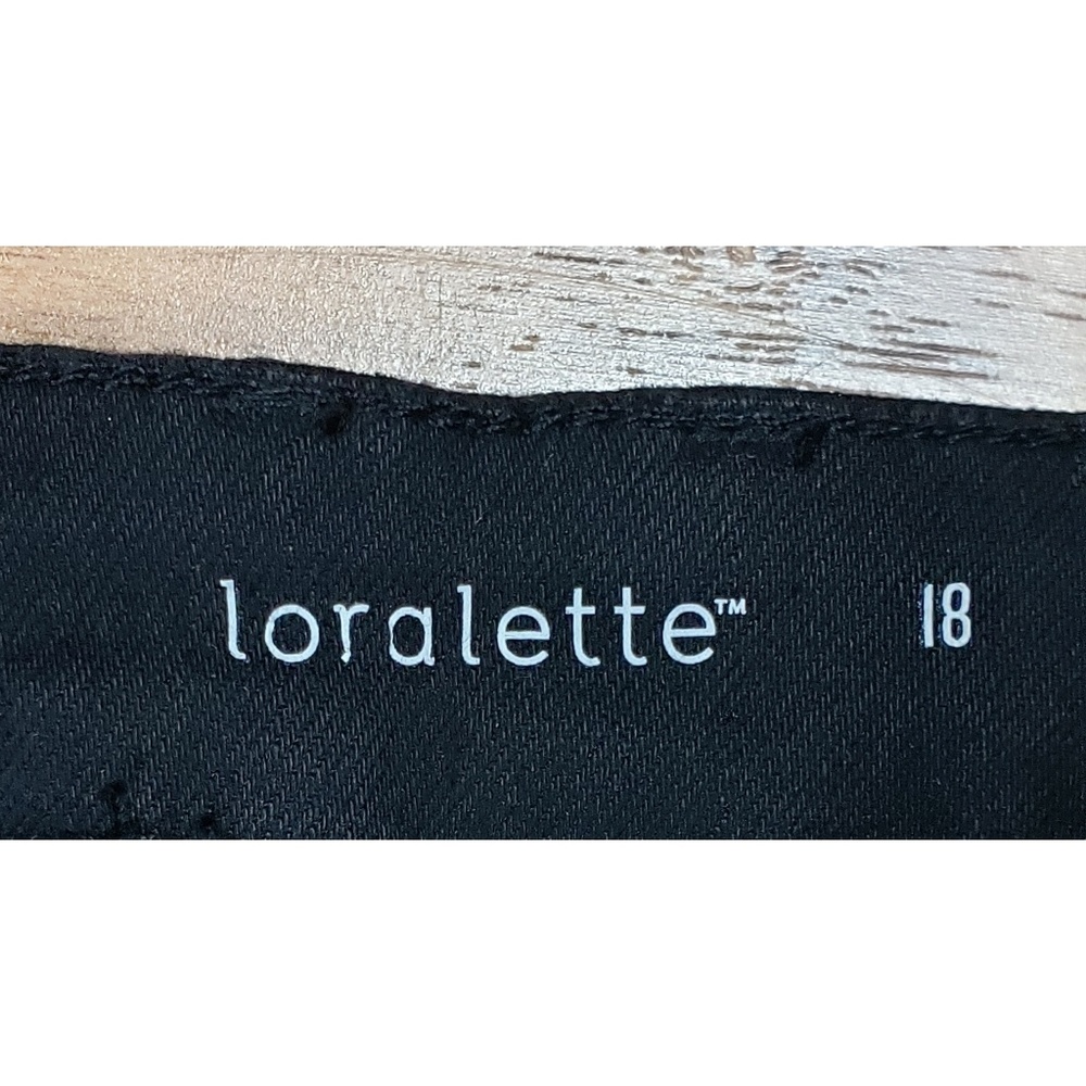 Avenue Black Distressed Skinny Jeans 18 sequins - Picture 7 of 8